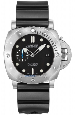 Buy this new Panerai Submersible 42mm pam00682 mens watch for the discount price of £7,790.00. UK Retailer.